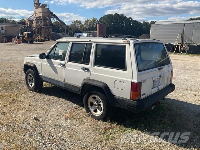 Jeep Cherokee PKWs