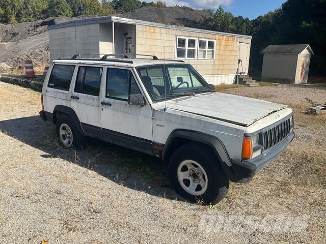 Jeep Cherokee PKWs