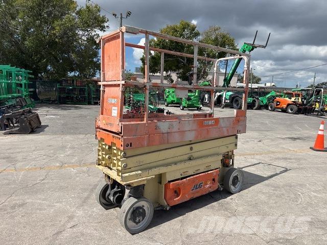 JLG 2032ES Scheren-Arbeitsbühnen