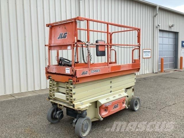 JLG 3246ES Scheren-Arbeitsbühnen