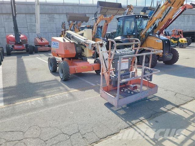 JLG 340AJ Gelenkteleskoparbeitsbühnen