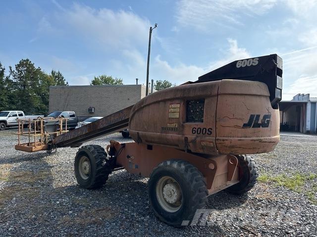 JLG 600S Teleskopbühnen