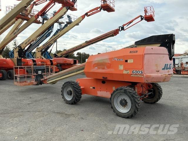 JLG 600S Teleskopbühnen