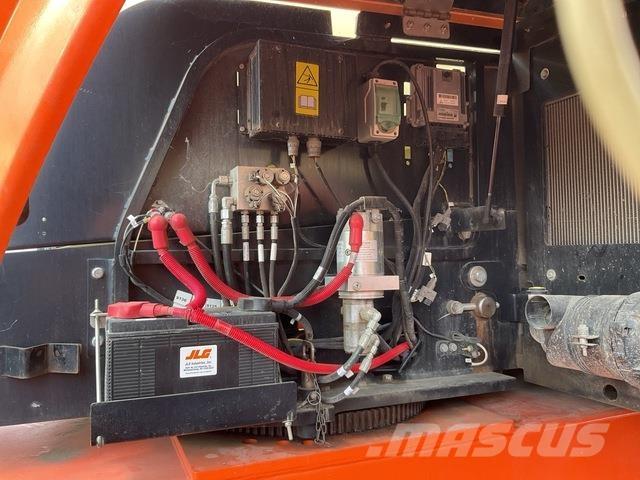 JLG 660SJ Teleskopbühnen