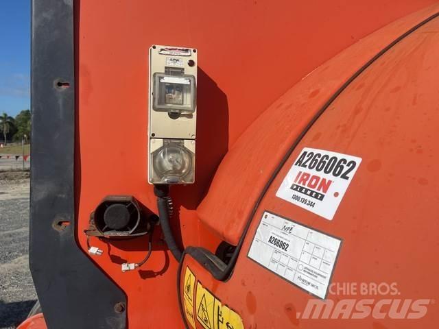 JLG 800 AJ Sonstige Baumaschinen