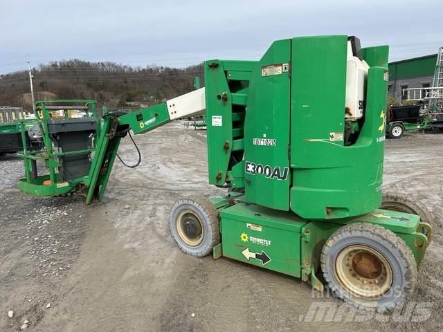 JLG E300AJ Gelenkteleskoparbeitsbühnen
