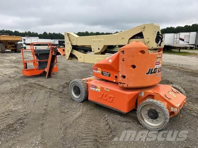 JLG E400AJPN Gelenkteleskoparbeitsbühnen