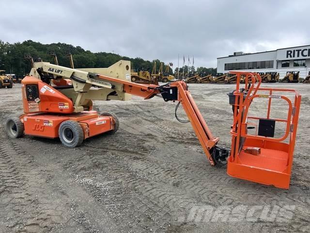 JLG E400AJPN Gelenkteleskoparbeitsbühnen