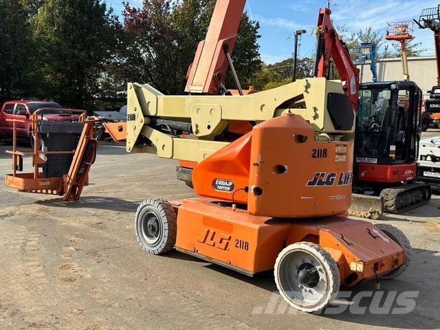 JLG E400AJPN Gelenkteleskoparbeitsbühnen