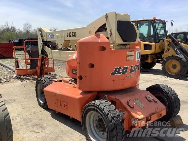 JLG E450AJ Gelenkteleskoparbeitsbühnen