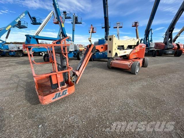 JLG E450AJ Gelenkteleskoparbeitsbühnen