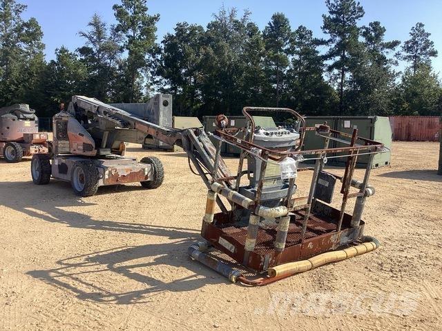 JLG E450AJ Gelenkteleskoparbeitsbühnen