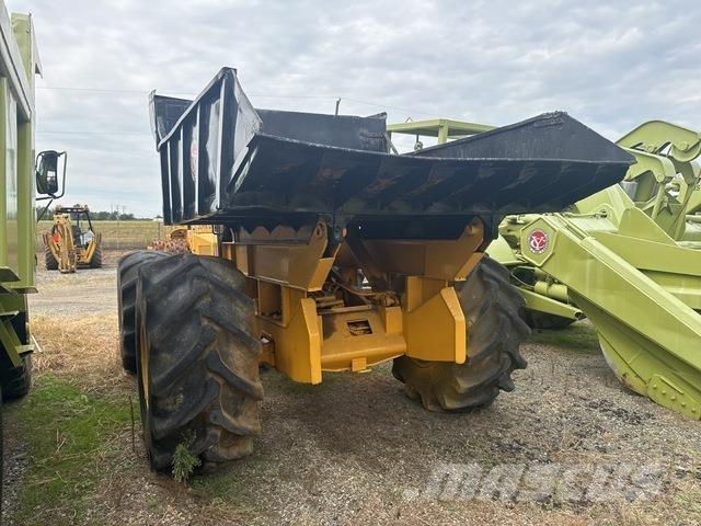 John Deere 640 Stammholzschlepper