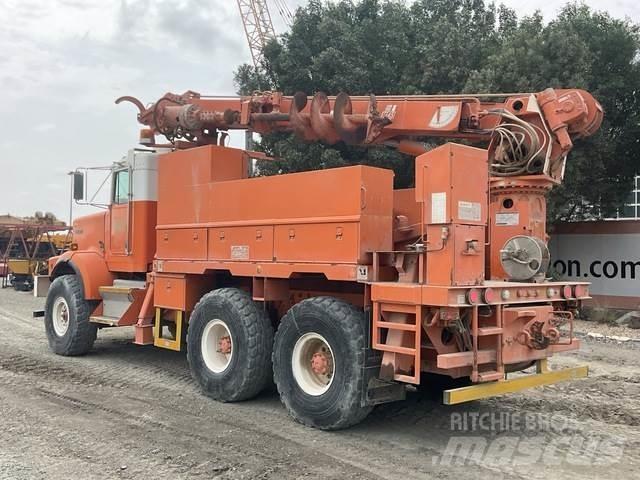 Kenworth C500 Fahrzeug mit mobiler Bohranlage