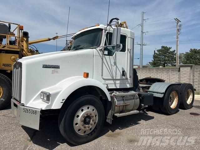Kenworth T800B Sattelzugmaschinen