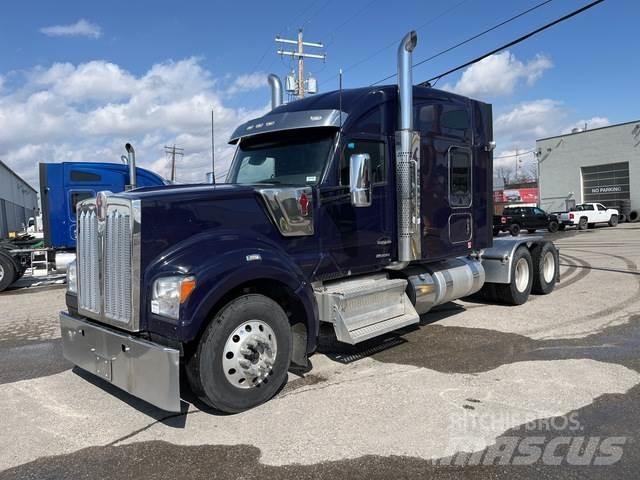 Kenworth W990 Sattelzugmaschinen