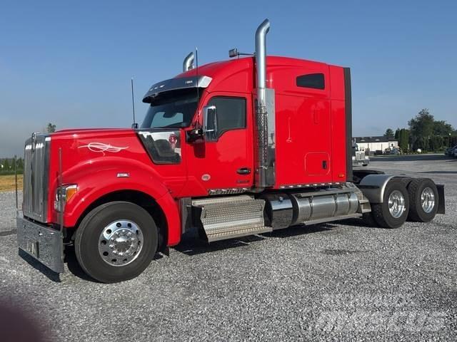 Kenworth W990 Sattelzugmaschinen