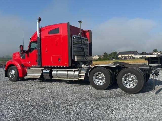 Kenworth W990 Sattelzugmaschinen