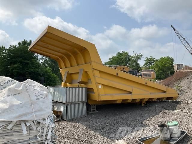 Komatsu  Kastenwagen