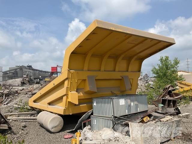 Komatsu  Kastenwagen