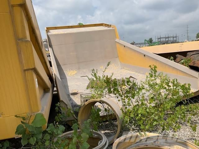 Komatsu  Kastenwagen