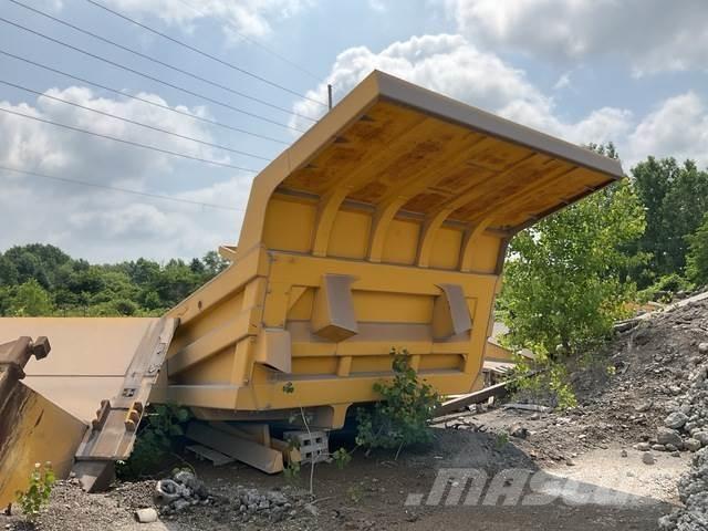 Komatsu  Kastenwagen