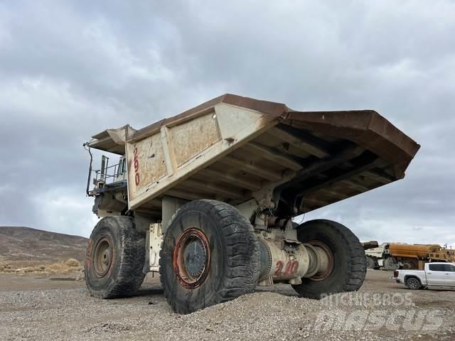 Liebherr T282B Dumper - Knickgelenk