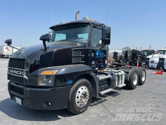 Mack AN64T Sattelzugmaschinen