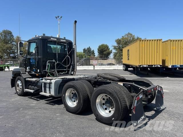 Mack AN64T Sattelzugmaschinen