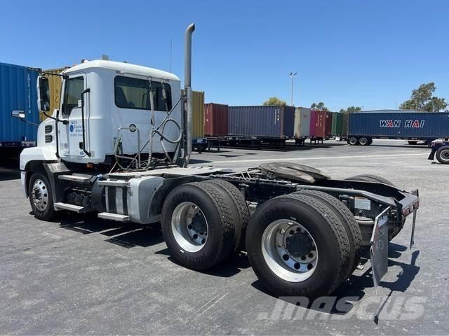 Mack AN64T Sattelzugmaschinen