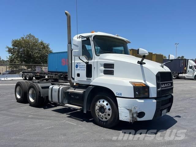 Mack AN64T Sattelzugmaschinen