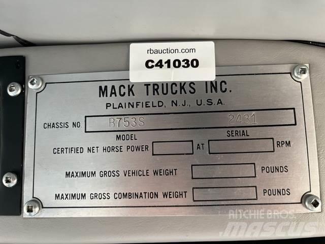 Mack B75 Sattelzugmaschinen