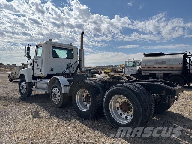Mack CHN613 Sattelzugmaschinen