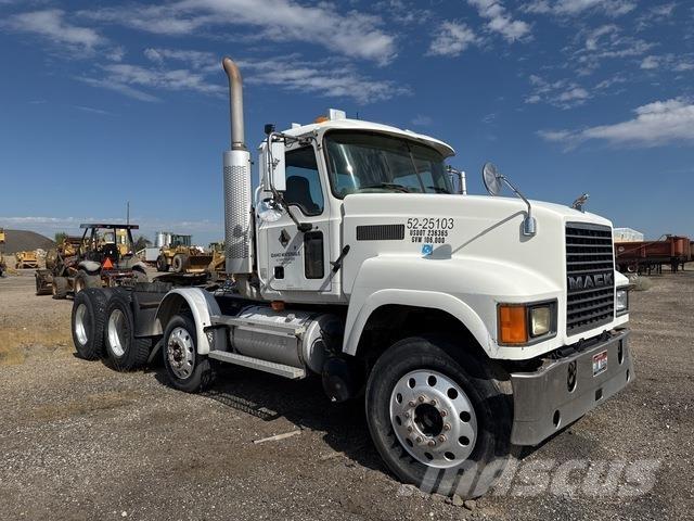 Mack CHN613 Sattelzugmaschinen