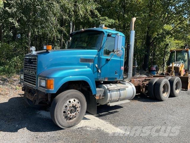 Mack CHU613 Kabinen