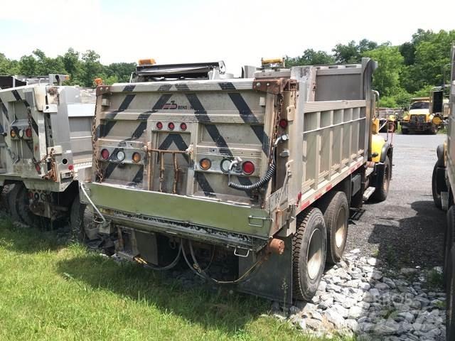 Mack CV700 Schneeschilde und -pflüge
