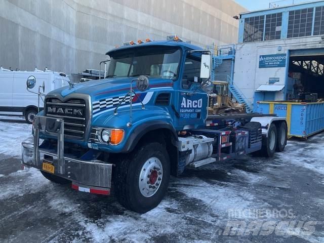 Mack CV713 Kipplader