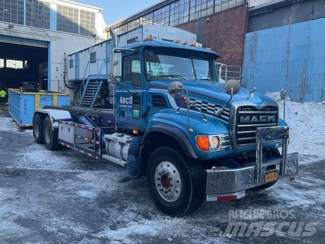 Mack CV713 Kipplader