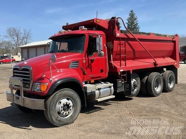 Mack CV713 Kipper