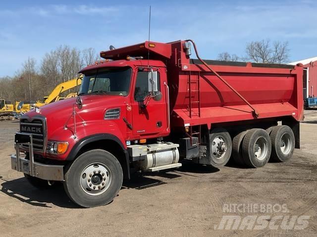 Mack CV713 Kipper