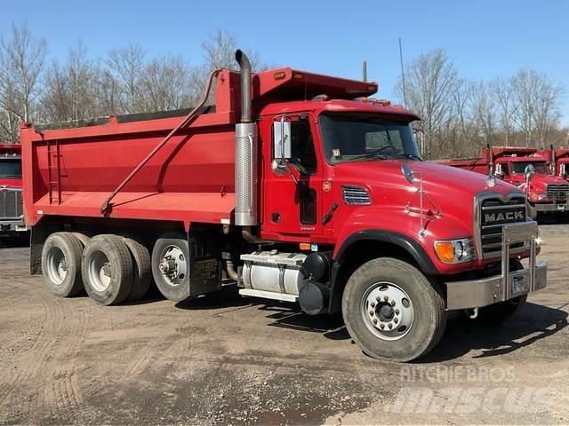 Mack CV713 Kipper