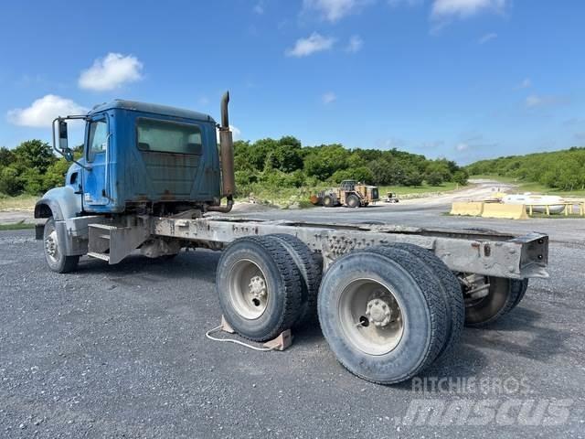 Mack CV713 Kabinen