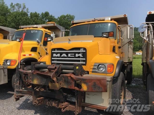 Mack CV713 Sand- und Salzstreuer