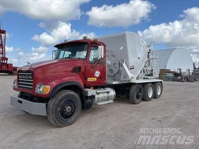 Mack CV713 Andere Fahrzeuge