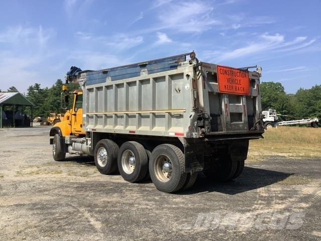 Mack CV713 Kipper