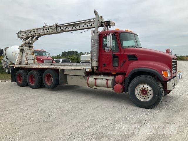 Mack CV713 Andere Fahrzeuge