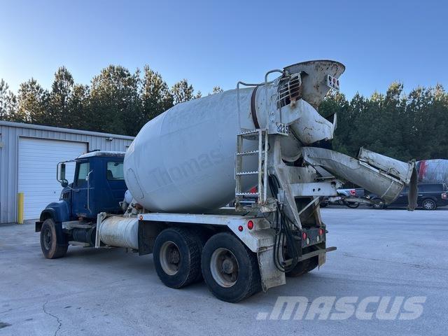 Mack CV713 Andere Fahrzeuge