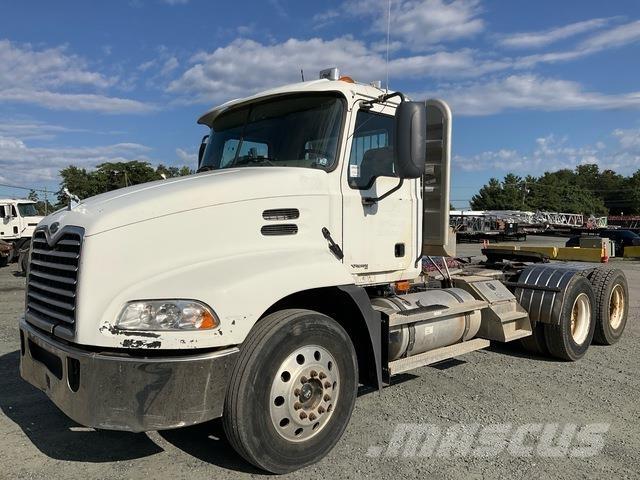 Mack CXN613 Sattelzugmaschinen