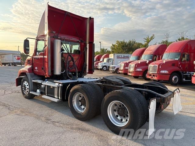 Mack CXU613 Sattelzugmaschinen