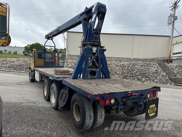 Mack DM688S Andere Fahrzeuge